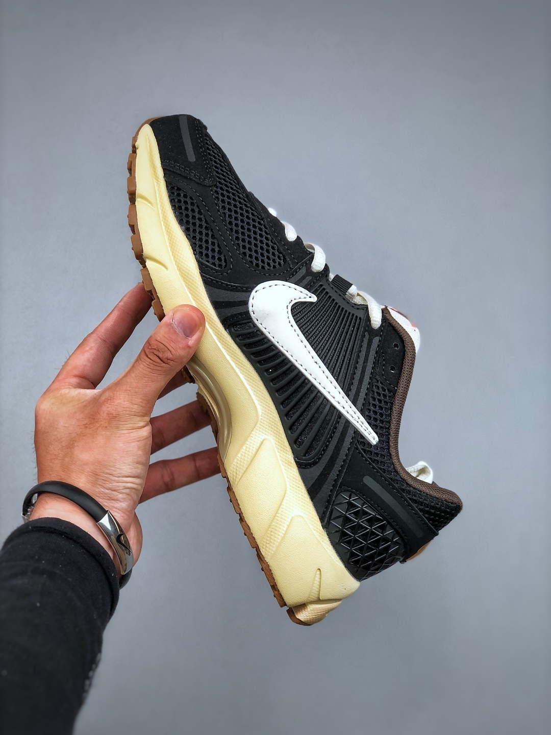 ナイキ「Nike」Zoom Vomero 5 SP メンズランニングシューズ