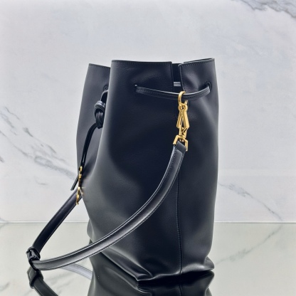 サンローラン「Saint Laurent」Paris Vill ドローストリング ショルダーバッグ