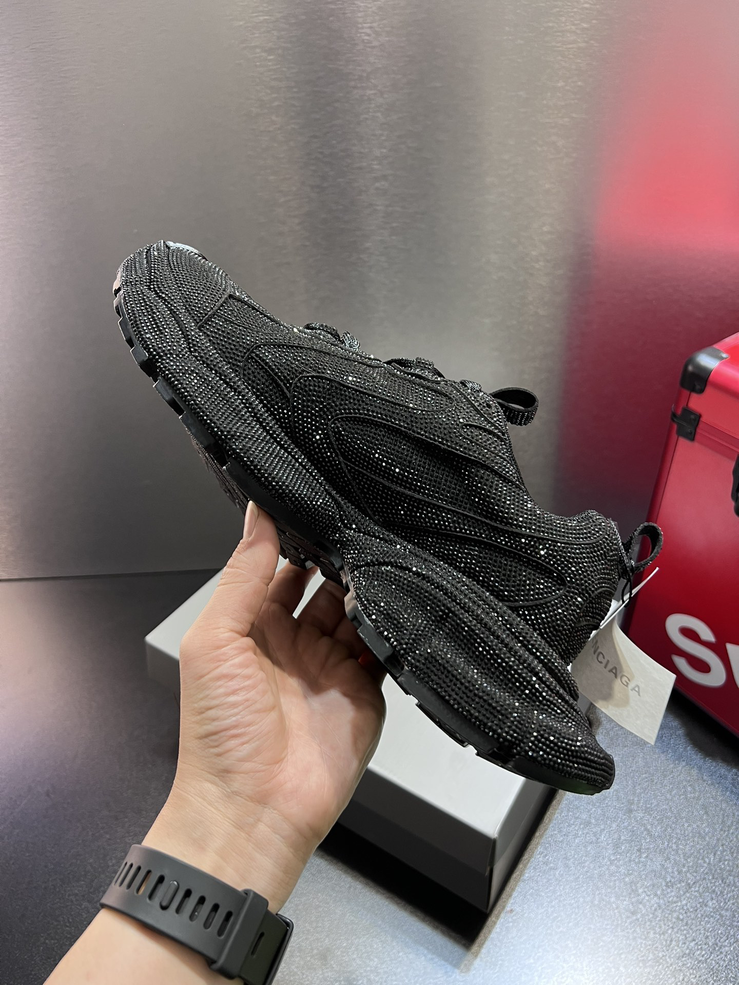 バレンシアガ「Balenciaga」ハンドエンボスド3XLシリーズ スニーカー
