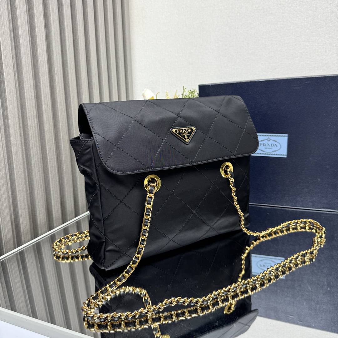 プラダ「Prada」ヴィンテージ チェーンショルダーバッグ