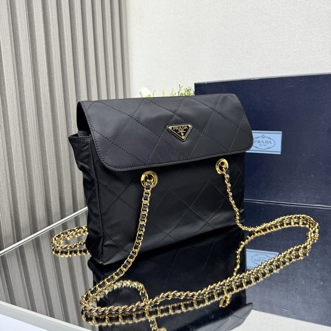 プラダ「Prada」ヴィンテージ チェーンショルダーバッグ