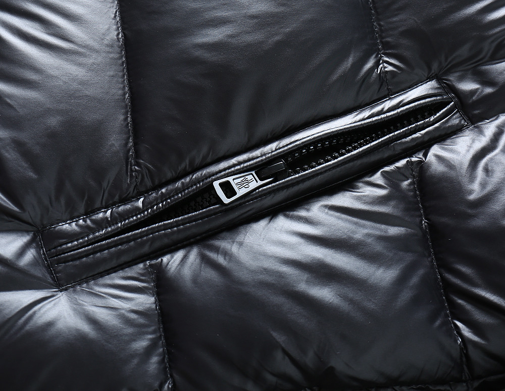 モンクレール「Moncler」Grenoble 2025秋冬ダウンジャケット