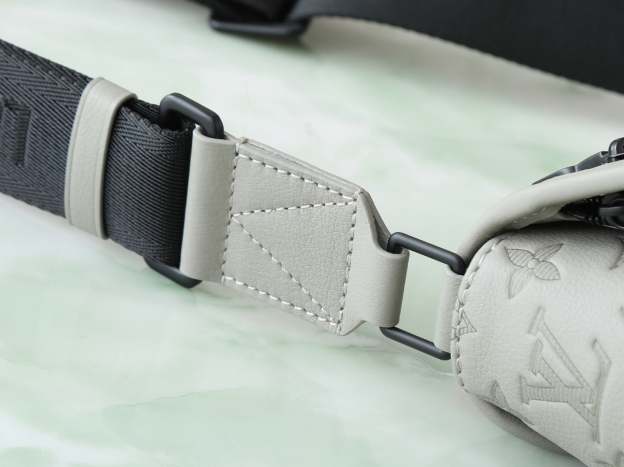 ルイ・ヴィトン「Louis Vuitton」スタイリッシュ メッセンジャーバッグ