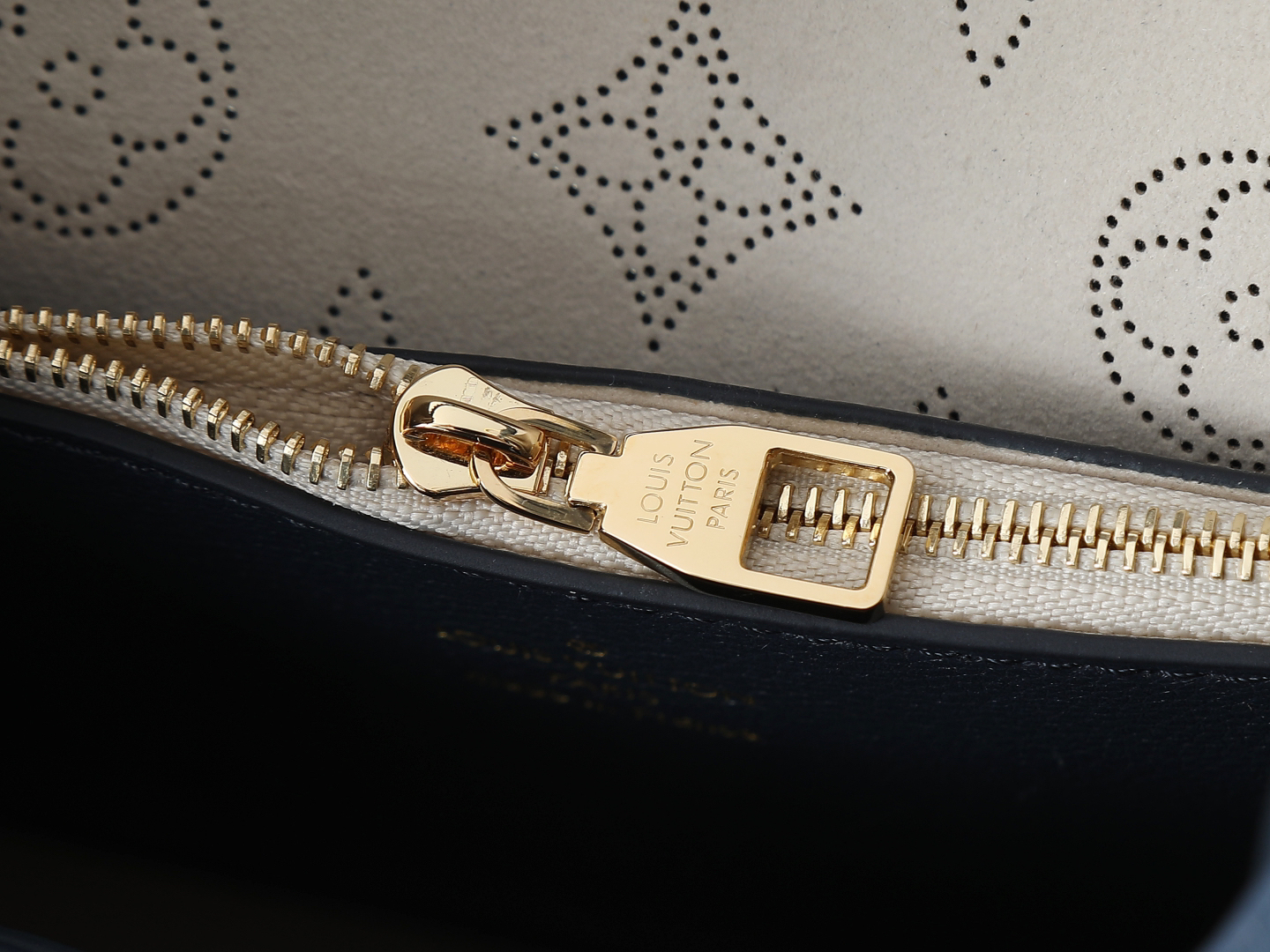 ルイ・ヴィトン「Louis Vuitton」CARMEL ハンドバッグ ネイビー