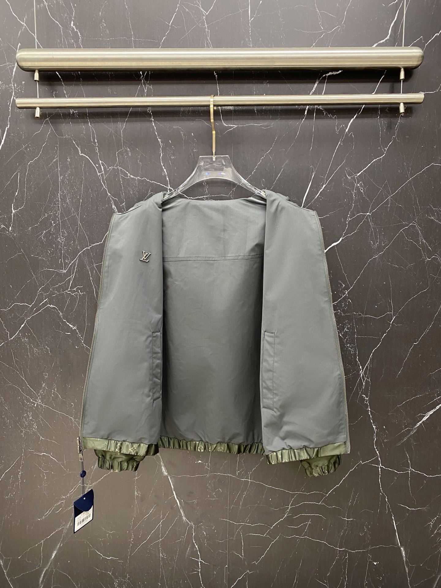 ルイ・ヴィトン「Louis Vuitton」ルイ・ヴィトン モノグラム トーンオントーン フーデッド ジャケット / アウター