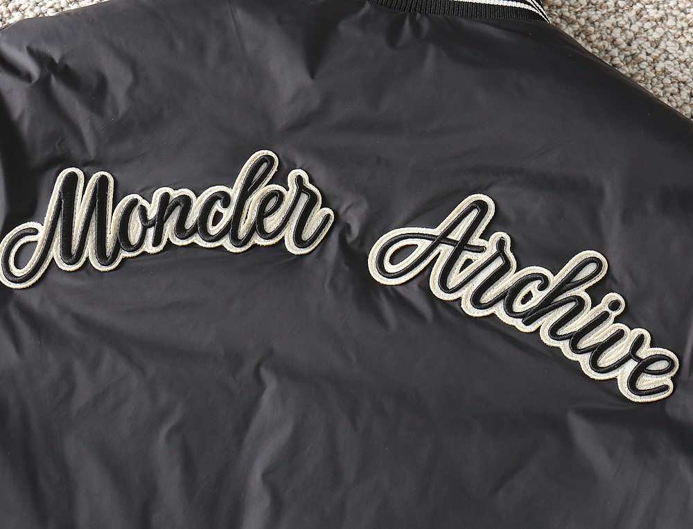 モンクレール「Moncler」秋冬 ダウンジャケット