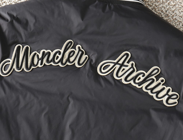 モンクレール「Moncler」秋冬 ダウンジャケット