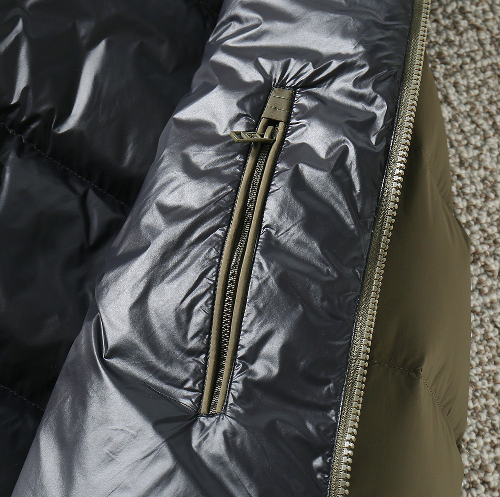 モンクレール「Moncler」秋冬 フード付きダウンジャケット