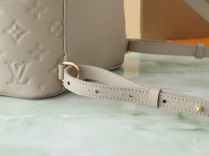 ルイ・ヴィトン「Louis Vuitton」COUSSIN BACKPACK ミニバッグ