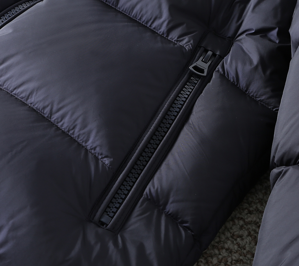 バーバリー「Burberry」秋冬 クイルティッドダウンジャケット