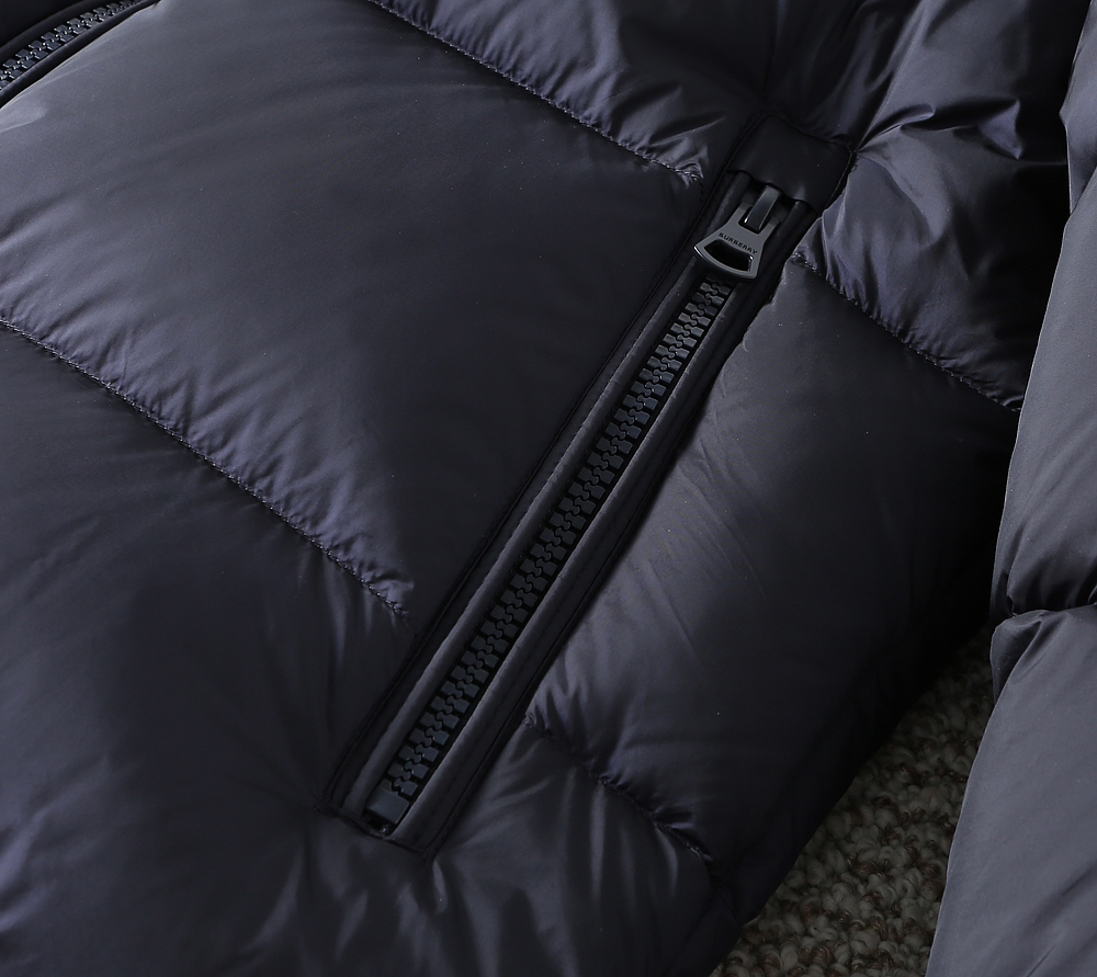 バーバリー「Burberry」秋冬 クイルティッドダウンジャケット