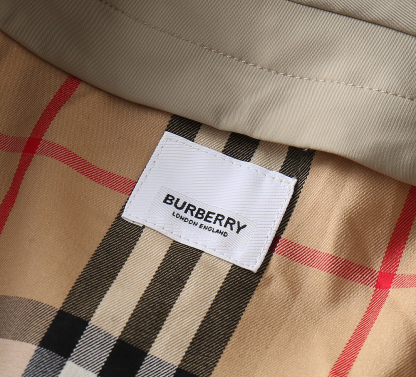 バーバリー「Burberry」秋冬 クイルティッドダウンジャケット