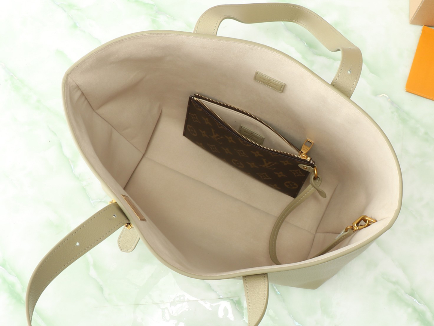 ルイ・ヴィトン「Louis Vuitton」Low Key Cabas ハンドバッグ