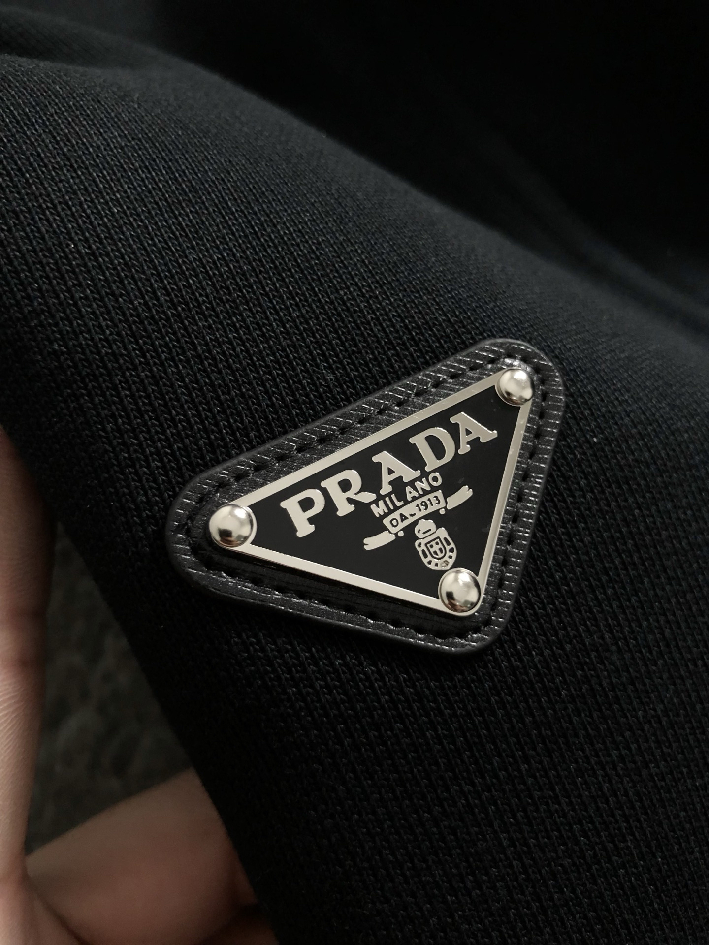 プラダ「Prada」メタル トライアングル ロゴ スタンドカラー ジャケット