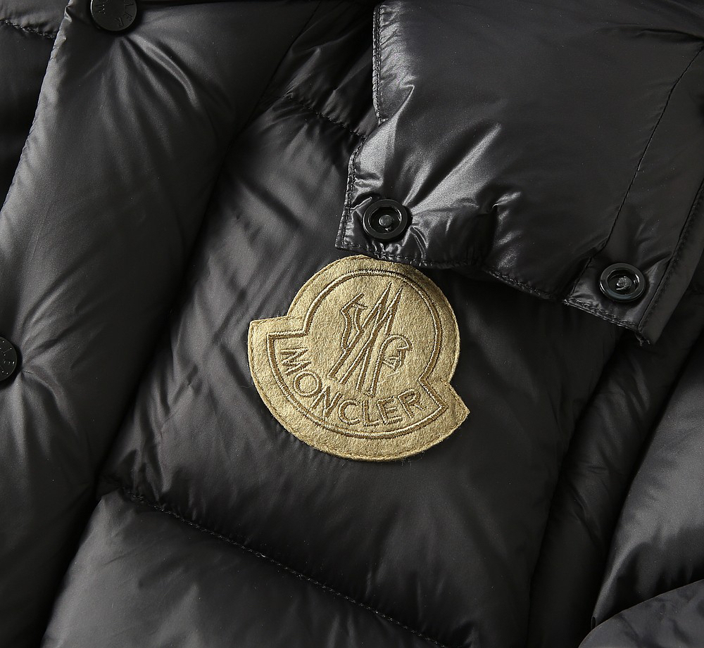 モンクレール「Moncler」秋冬 ダウンジャケット