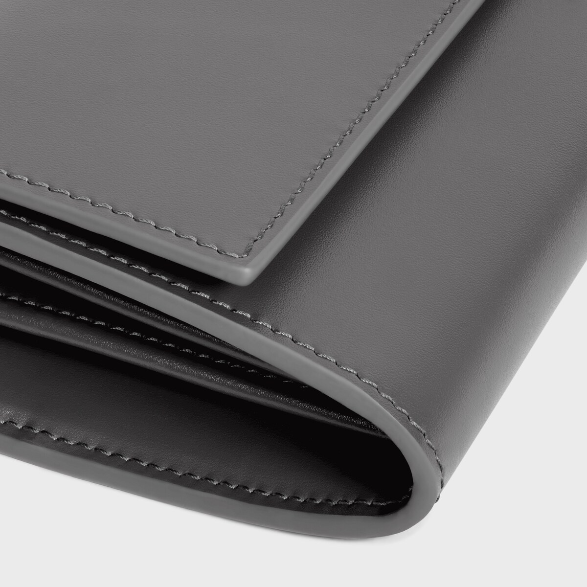 セリーヌ「Celine」ラージウォレット 16（セーズ） / サテンドカーフスキン