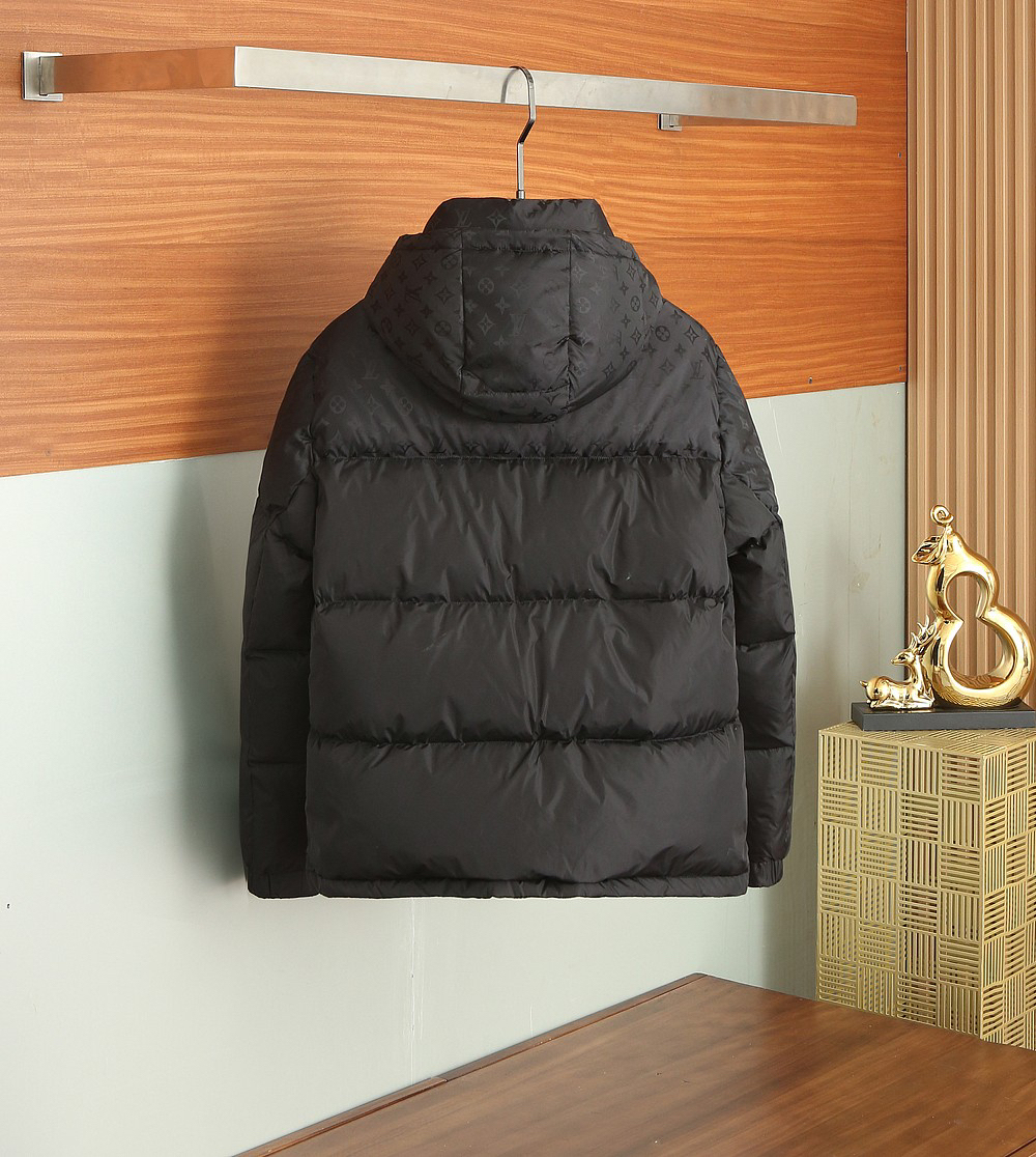 ルイ・ヴィトン「Louis Vuitton」秋冬コレクション ダウンジャケット