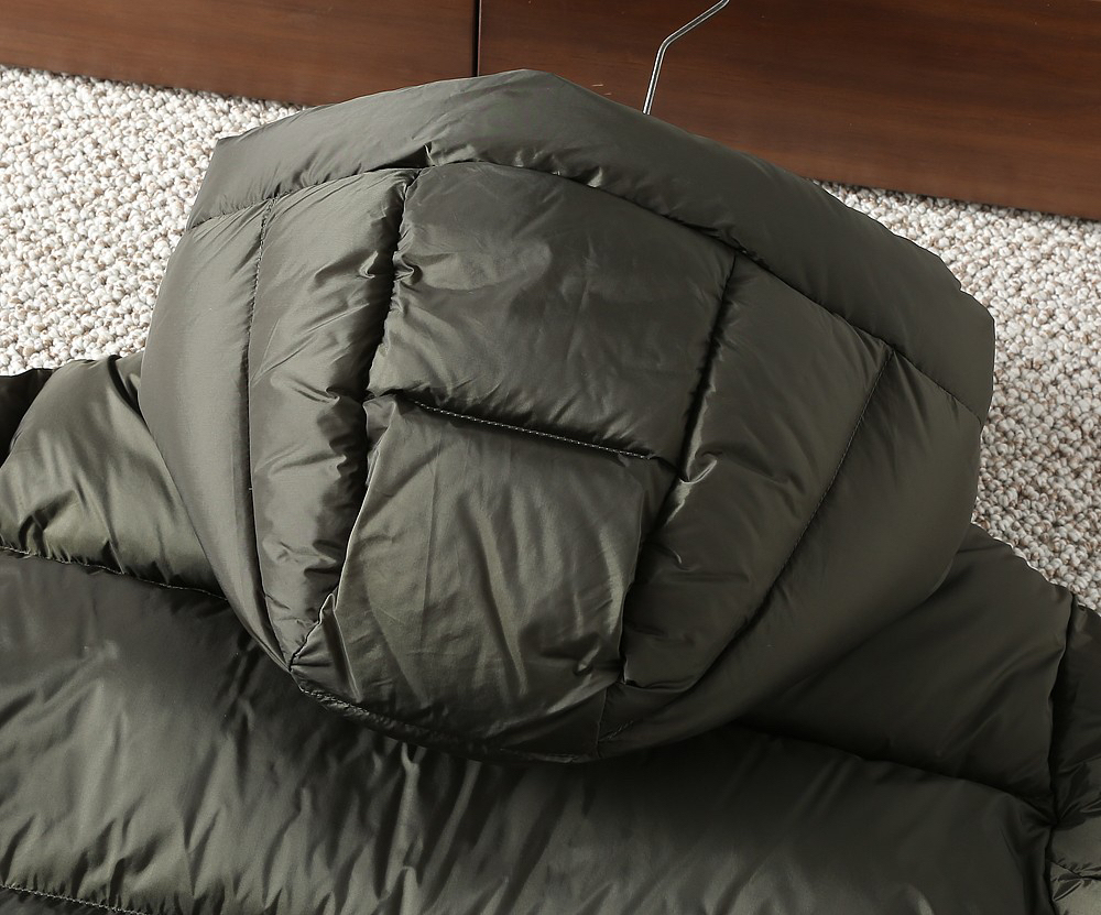 バーバリー「Burberry」秋冬 クイルティッドダウンジャケット