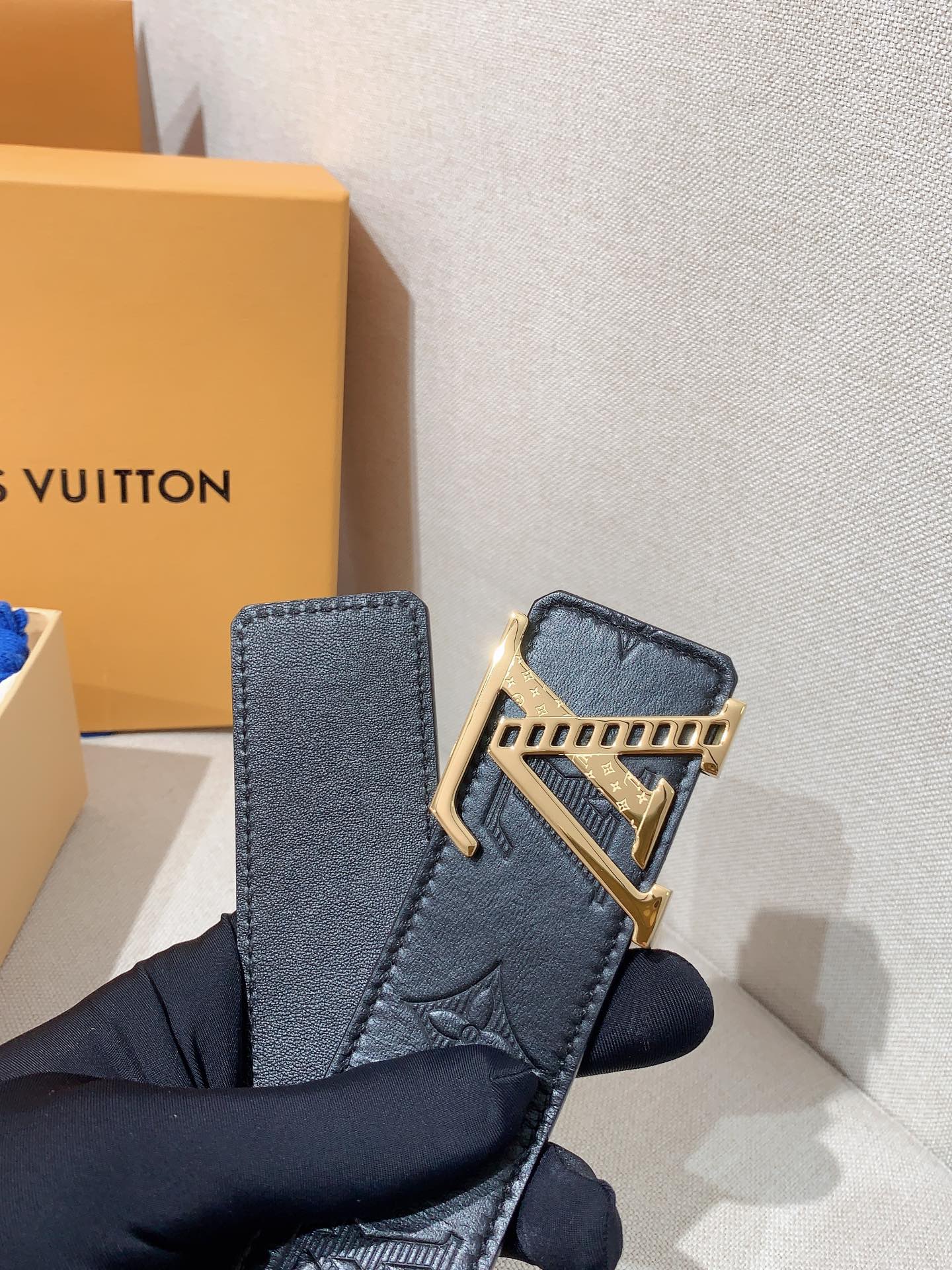 ルイ・ヴィトン「Louis Vuitton」ベルト･LV イニシャル 40MM