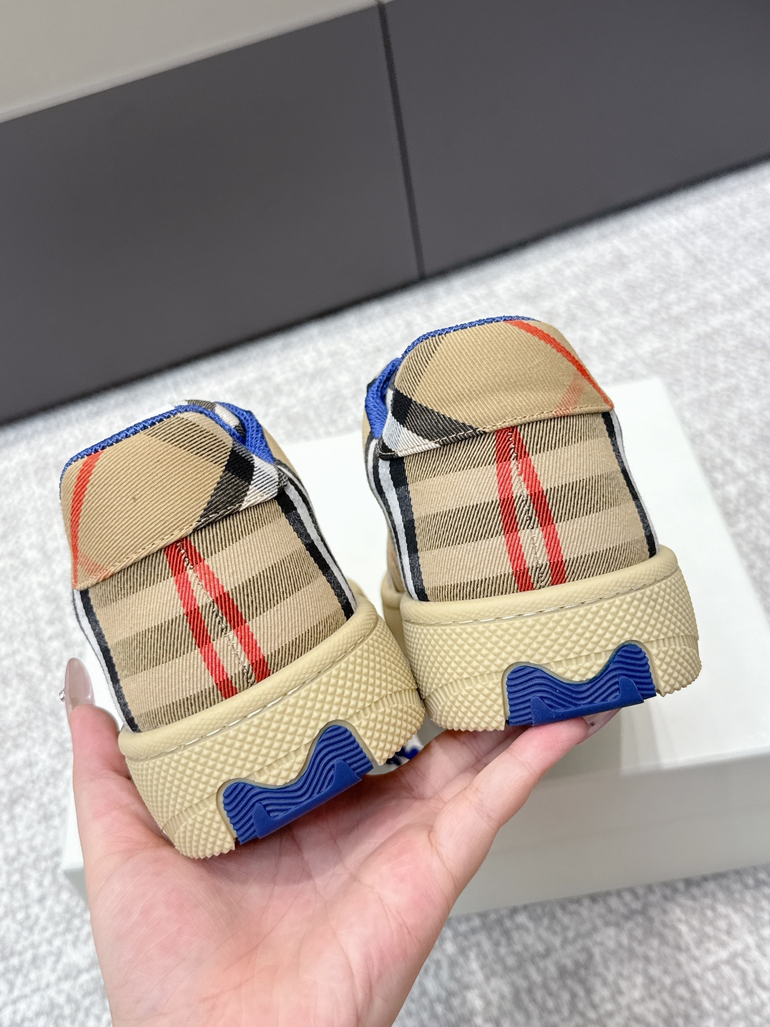 バーバリー「Burberry」バーバリー テラス スニーカー / レザースニーカー