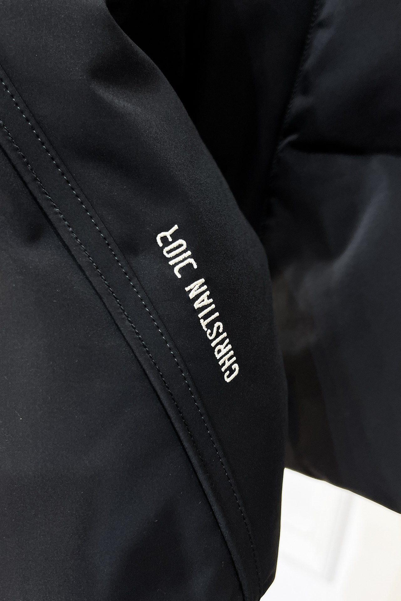 ディオール「Dior」モダン ダウンジャケット