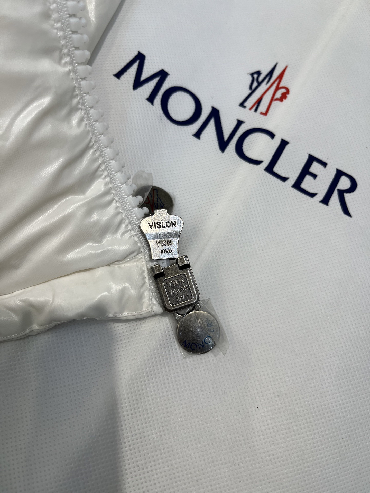 モンクレール「Moncler」Maya ダウンジャケット