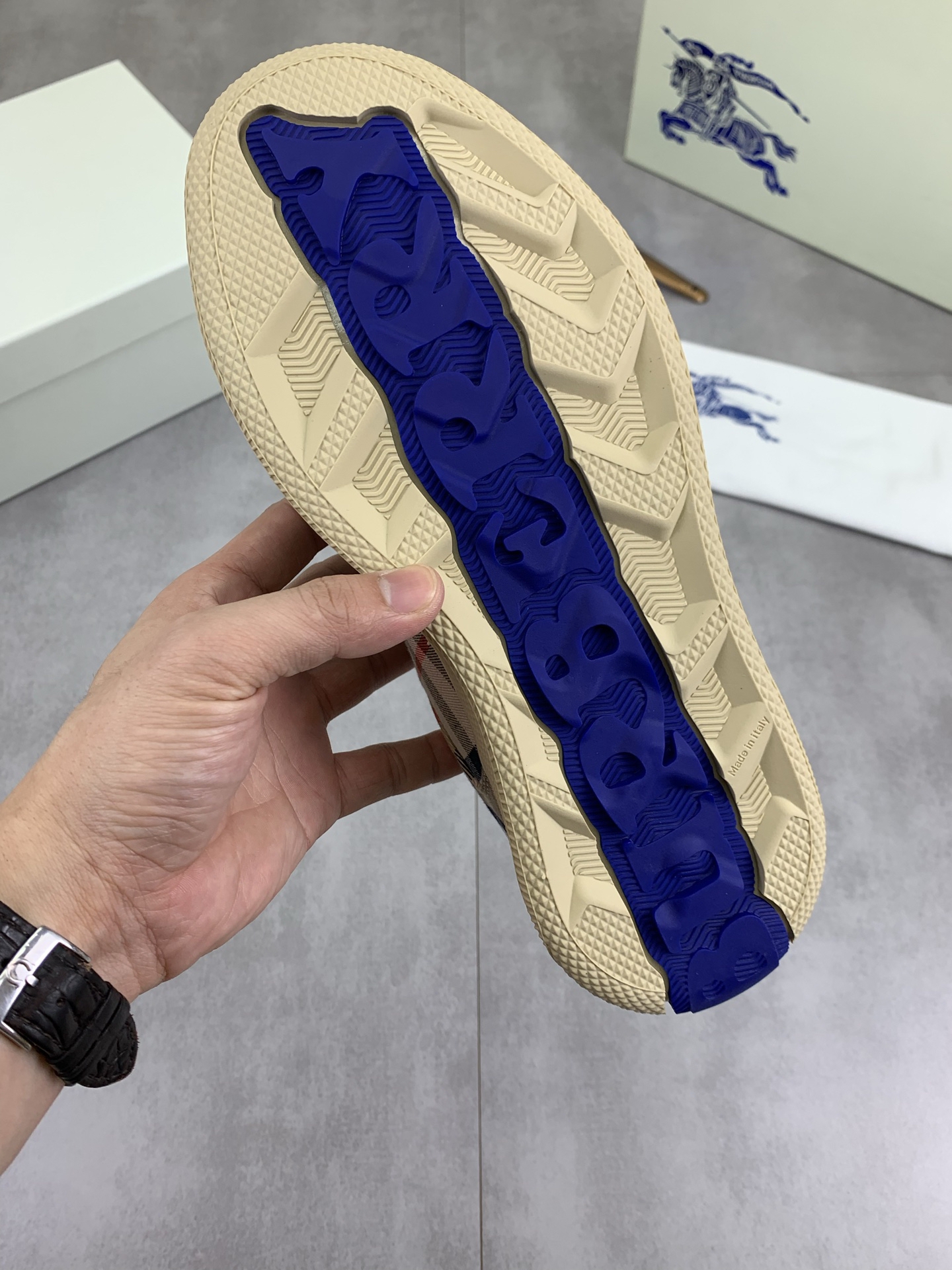 バーバリー「Burberry」バーバリー テラス スニーカー / レザースニーカー