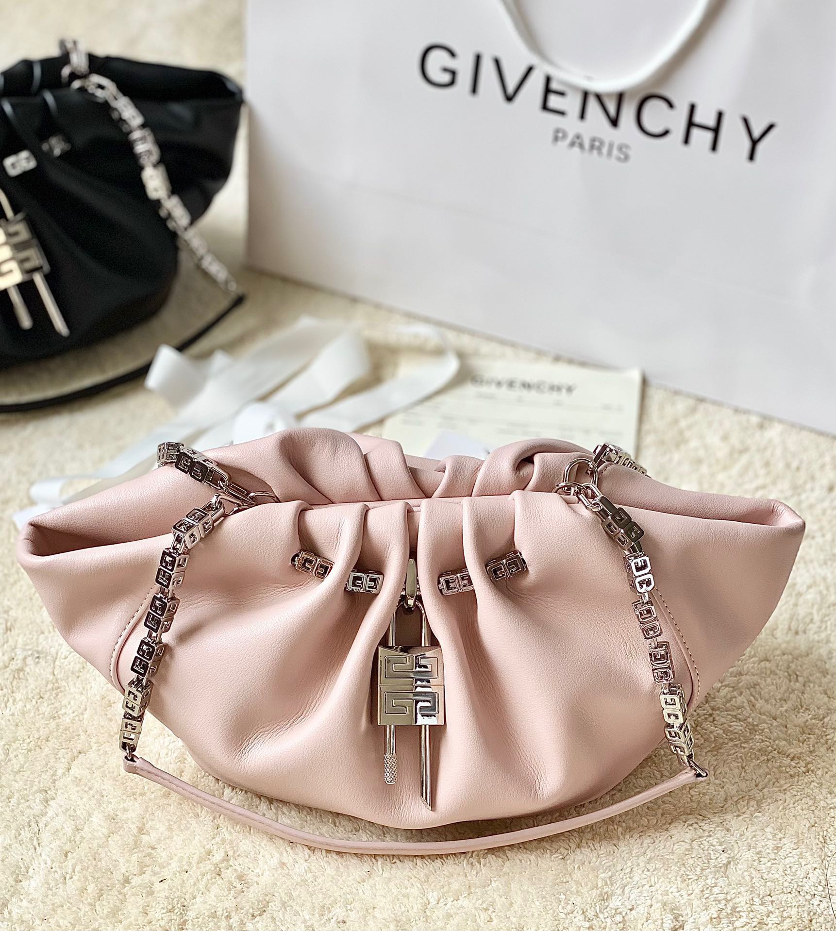 ジバンシィ「Givenchy」ミニケニー ハンドバッグ