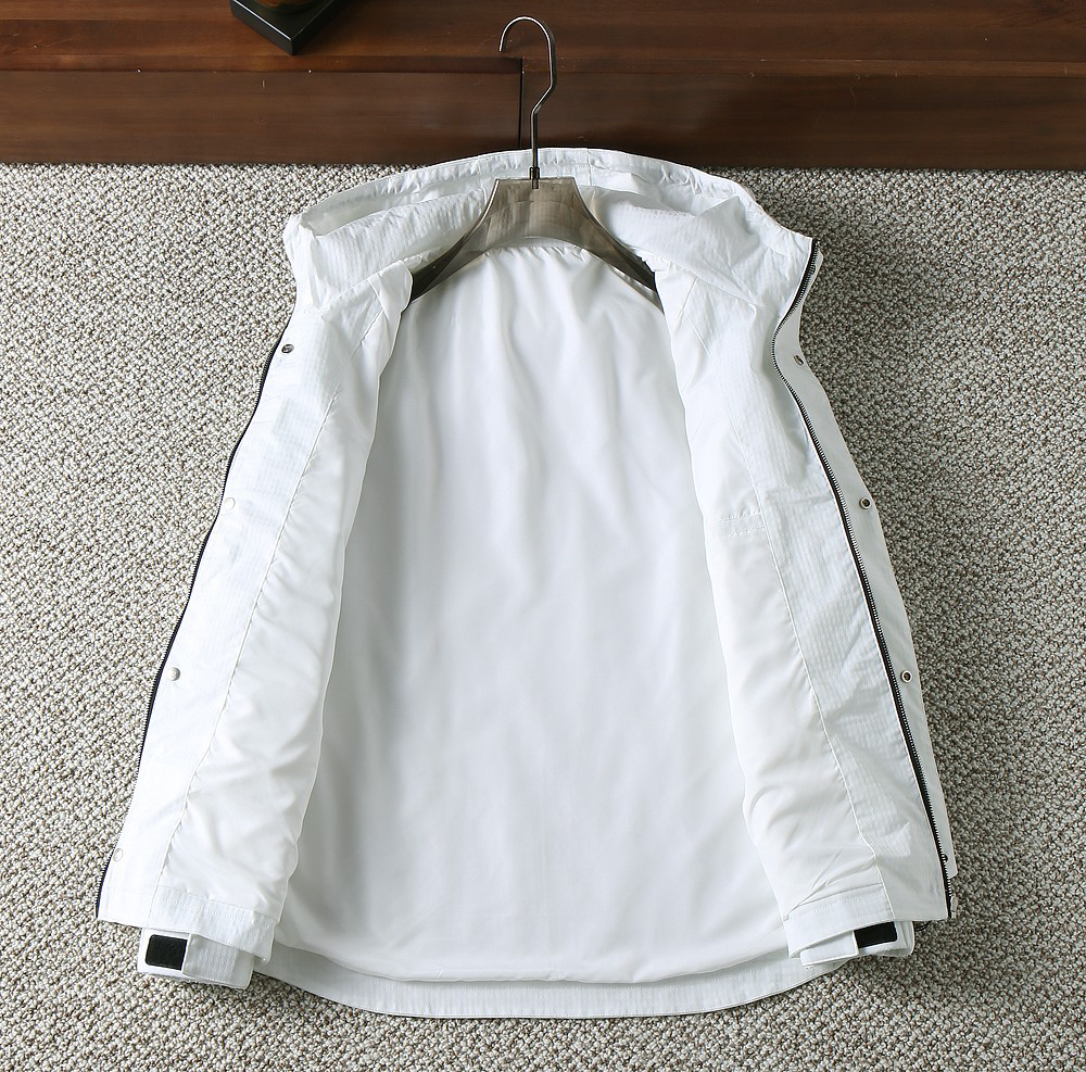 ルイ・ヴィトン「Louis Vuitton」秋冬コレクション クイルテッド ジャケット