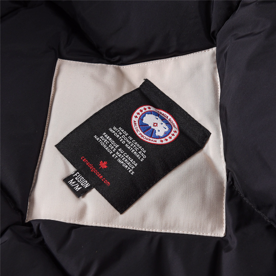 カナダグース「Canada Goose」秋冬フード付きダウンジャケット