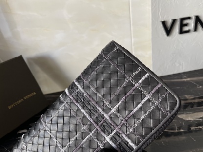 ボッテガ・ヴェネタ「Bottega Veneta」イントレチャート ザッパー ウォレット