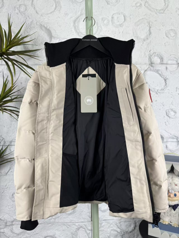 カナダグース「Canada Goose」秋冬ダウンジャケット