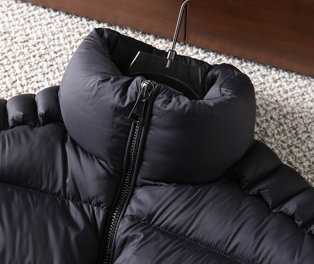 モンクレール「Moncler」秋冬 ダウンジャケット