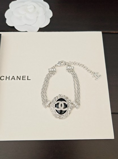 シャネル「Chanel」フルダイヤ オーバル トリプルチェーン ブレスレット ブレスレット