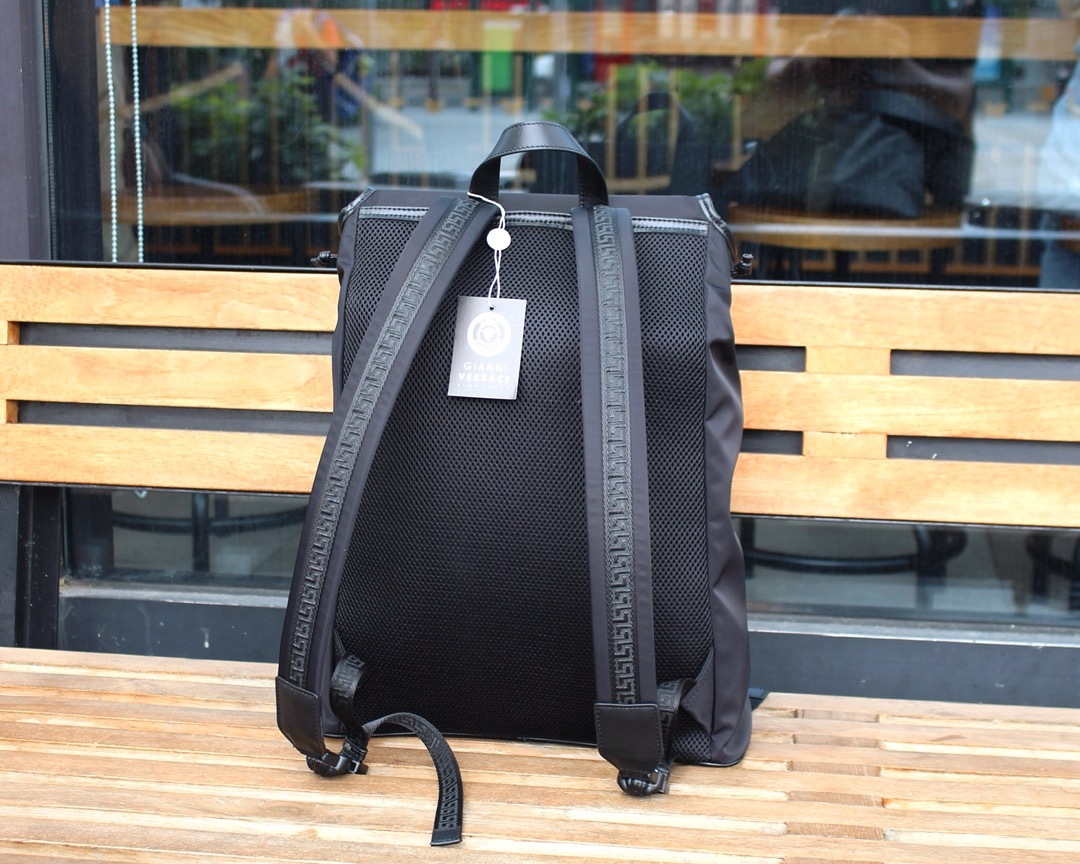 ヴェルサーチ「Versace」メデューサ バックパック