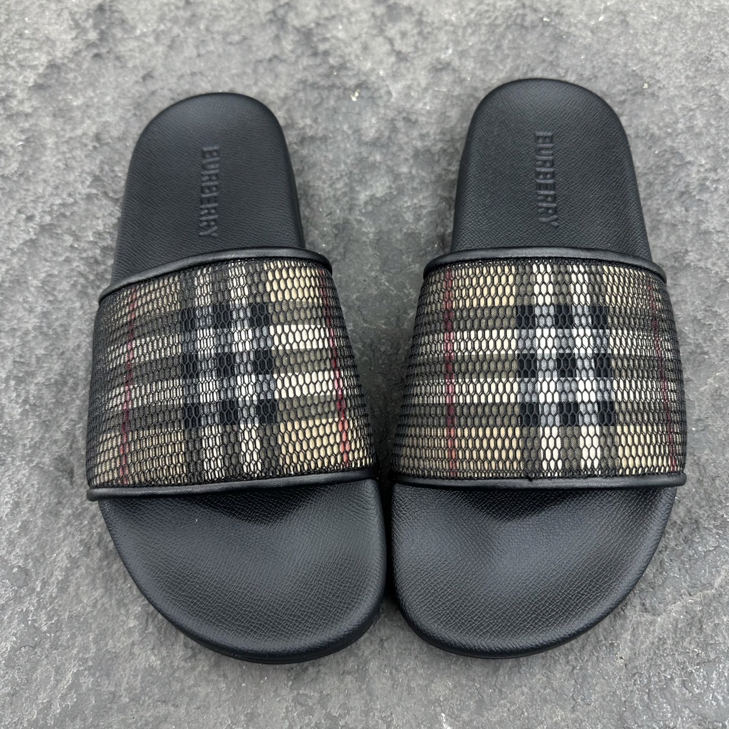 バーバリー「Burberry」バーバリー ビンテージ チェック スライドサンダル / ビーチサンダル