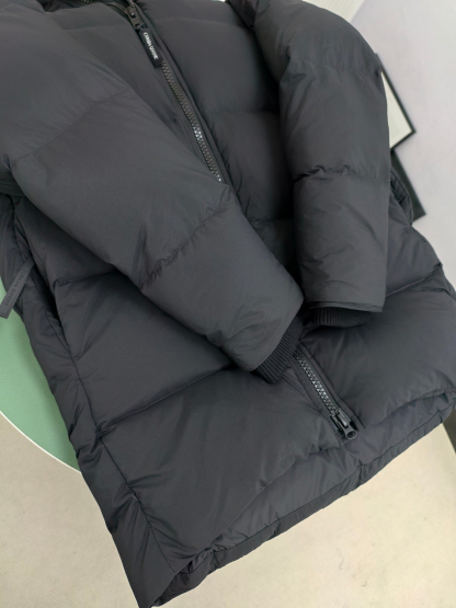 カナダグース「Canada Goose」秋冬フード付きダウンジャケット