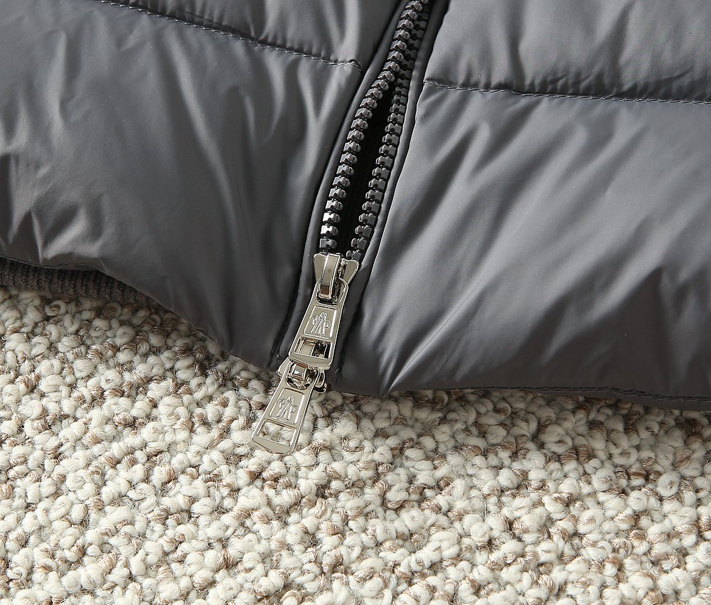 モンクレール「Moncler」秋冬 ニット調ダウンジャケット