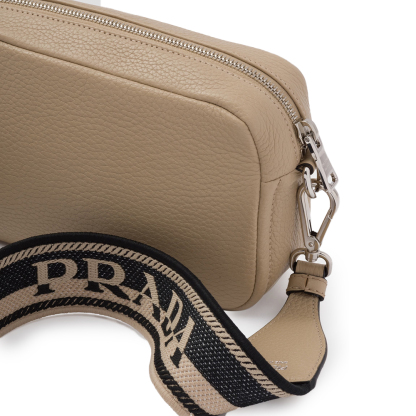 プラダ「Prada」 レザー ショルダーバッグ サンド