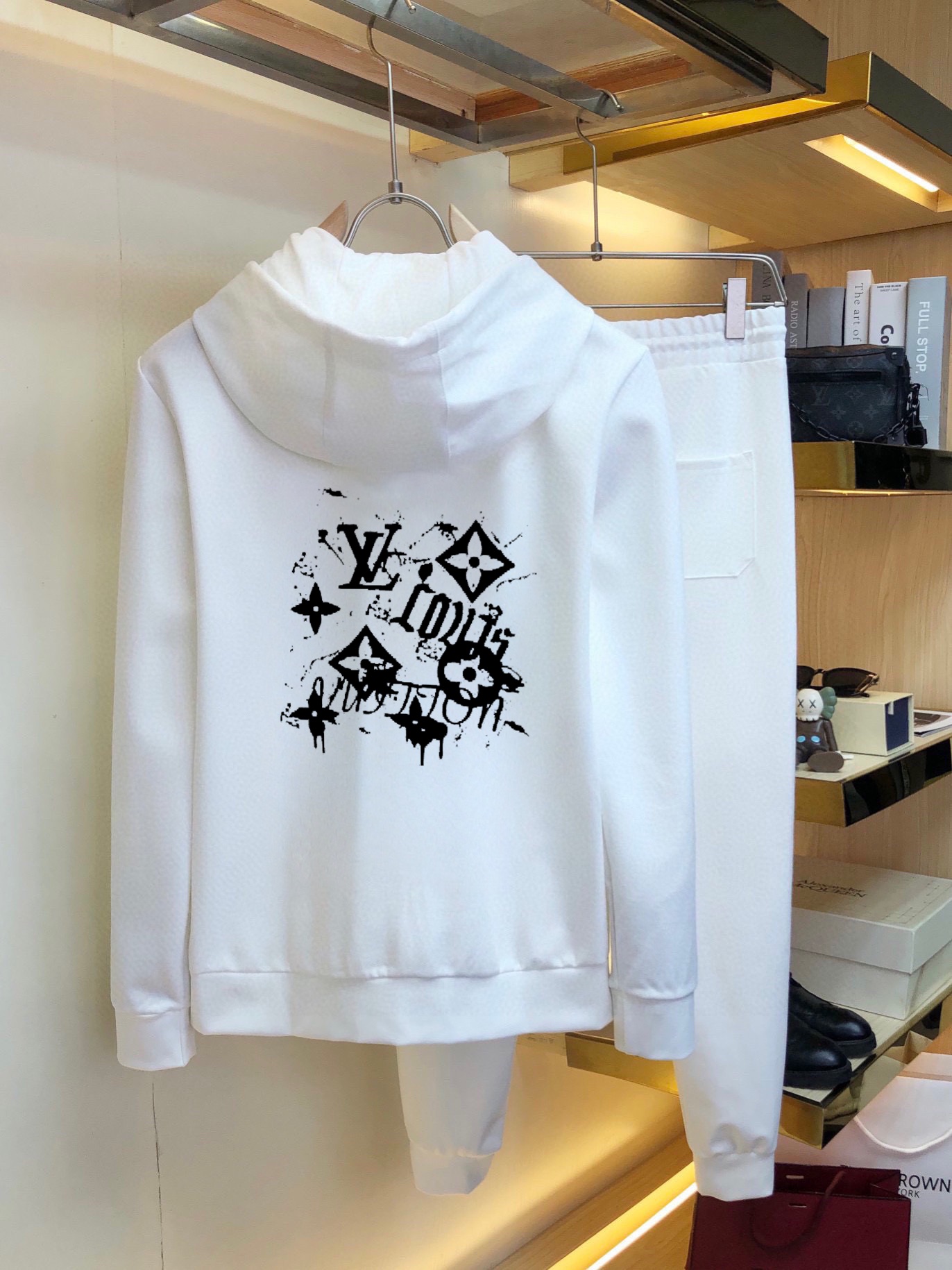 ルイ・ヴィトン「Louis Vuitton」2025年新作 爆売れスウェットスーツ