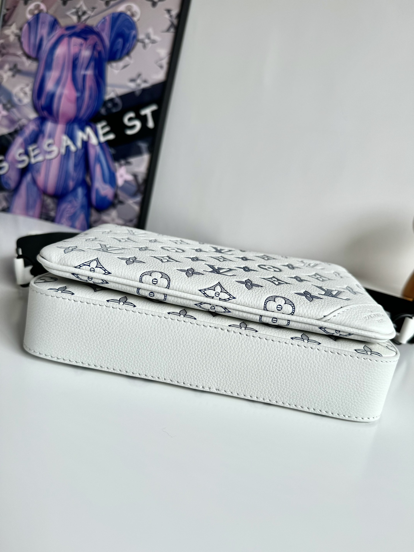 ルイ・ヴィトン「Louis Vuitton」スタイリッシュ メッセンジャーバッグ