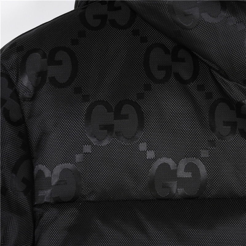 GUCCI / グッチ 24FW の隠し模様のつなぎ合わせジャカード柄のダウンジャケット