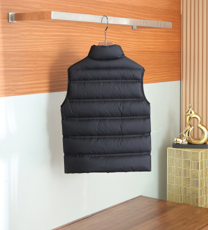 モンクレール「Moncler」秋冬 ダウンベストアウター