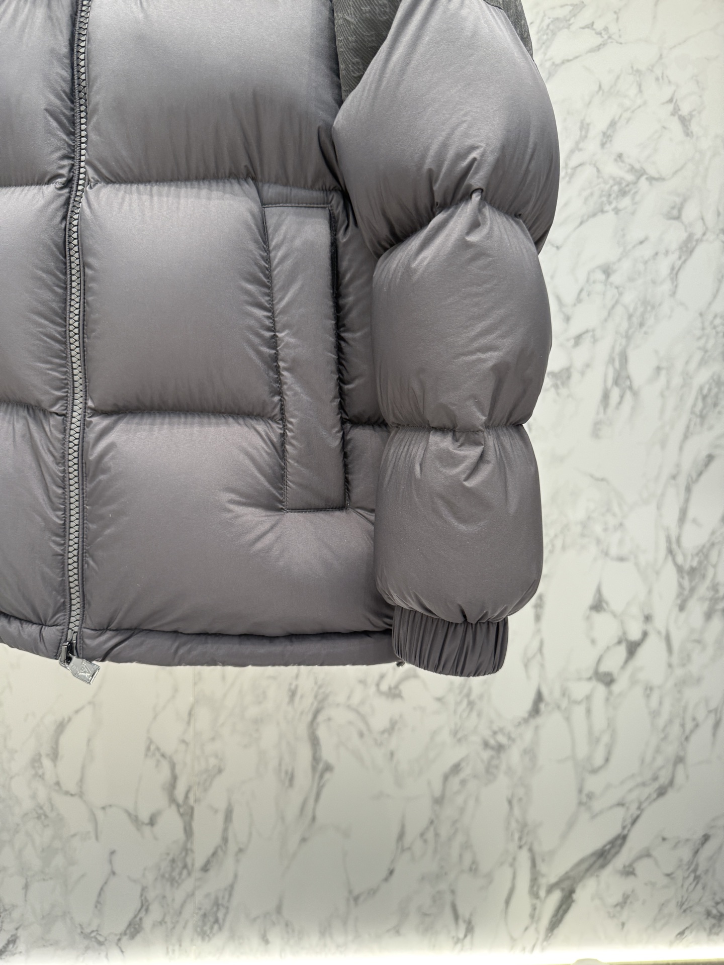 ルイ・ヴィトン「Louis Vuitton」Down Blouson ダウンジャケット