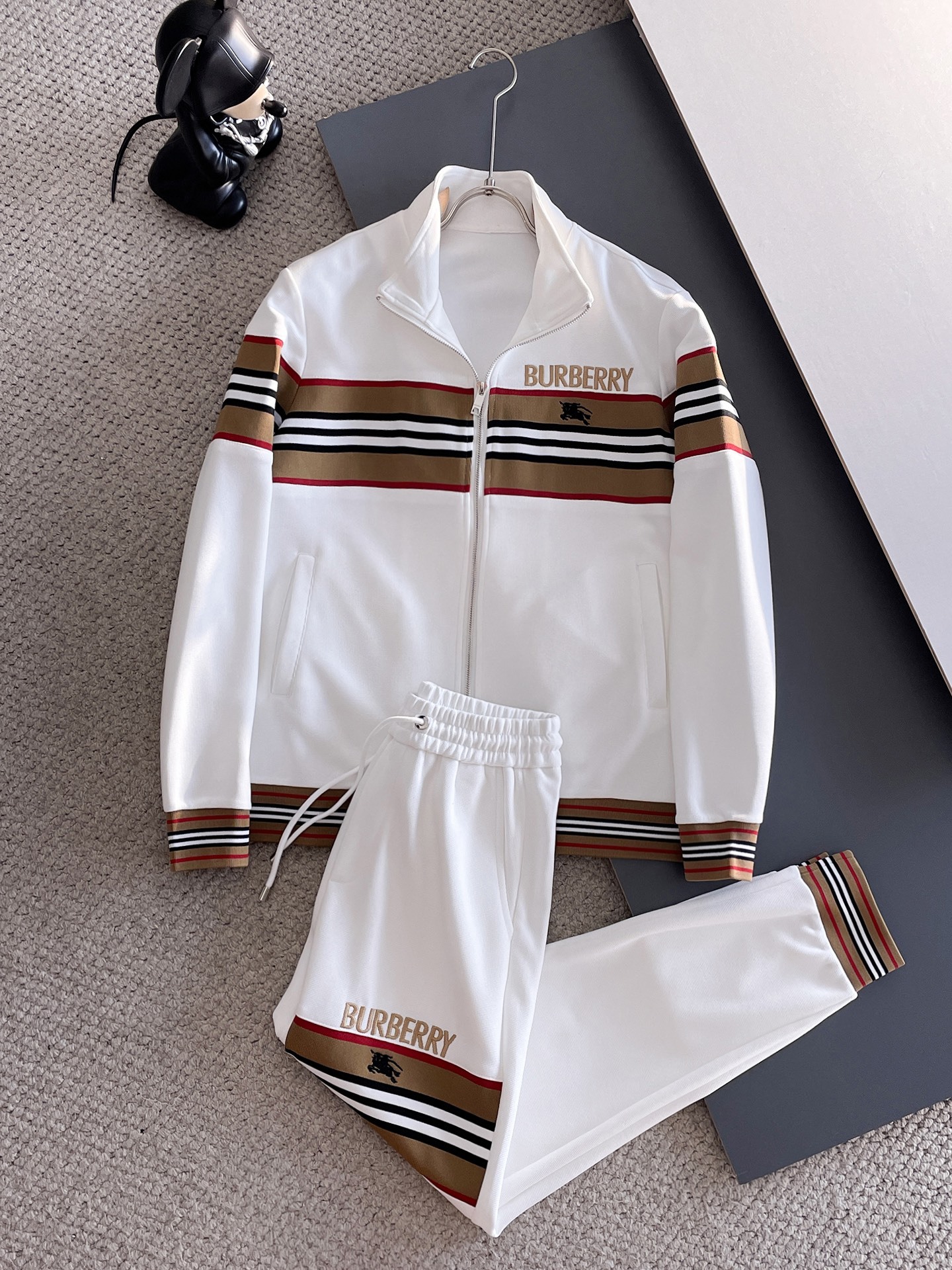 バーバリー「Burberry」秋冬 メンズ  カジュアルスポーツセット