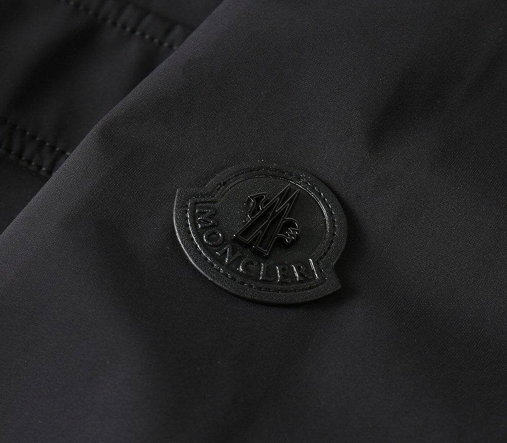 モンクレール「Moncler」秋冬 ダウンジャケット