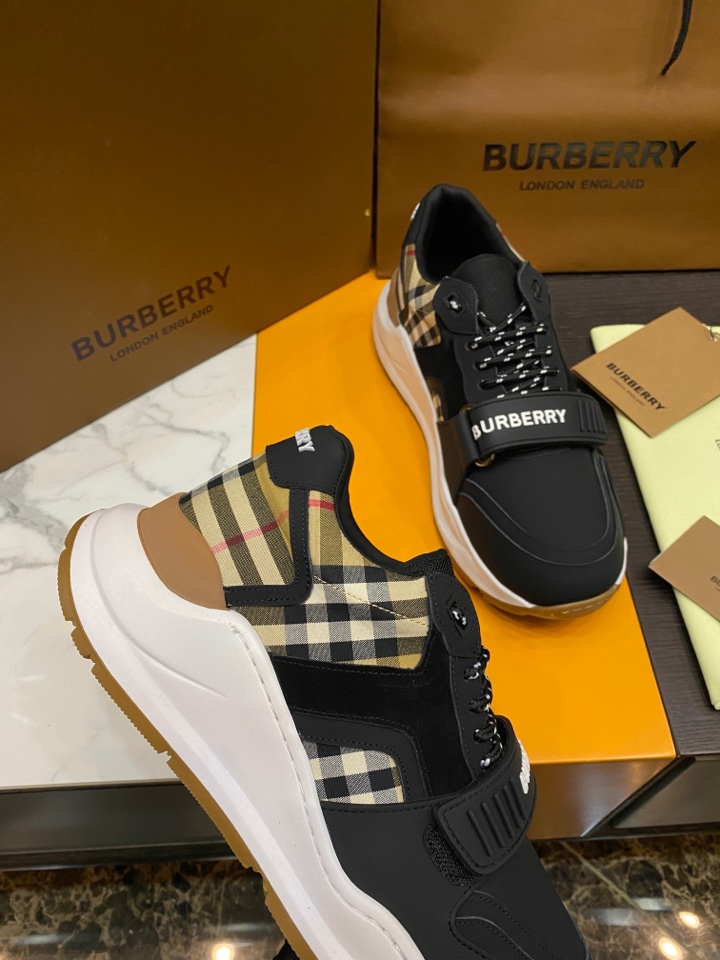 バーバリー「Burberry」バーバリー テラス スニーカー / レザースニーカー