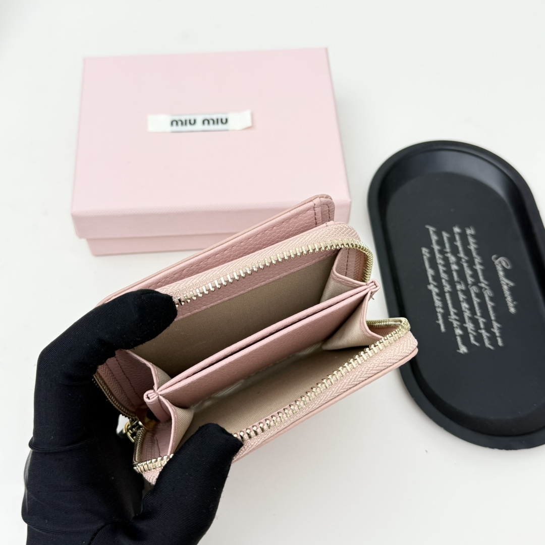 ミュウミュウ「Miu Miu」ミュウミュウ マテラッセ ラムスキン コンパクトバッグ 791 / ショルダーバッグ