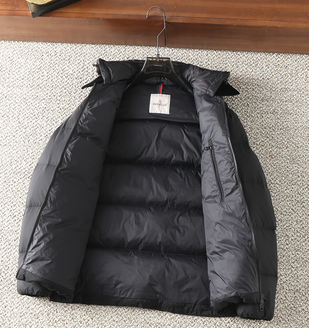 モンクレール「Moncler」秋冬 フード付きダウンジャケット