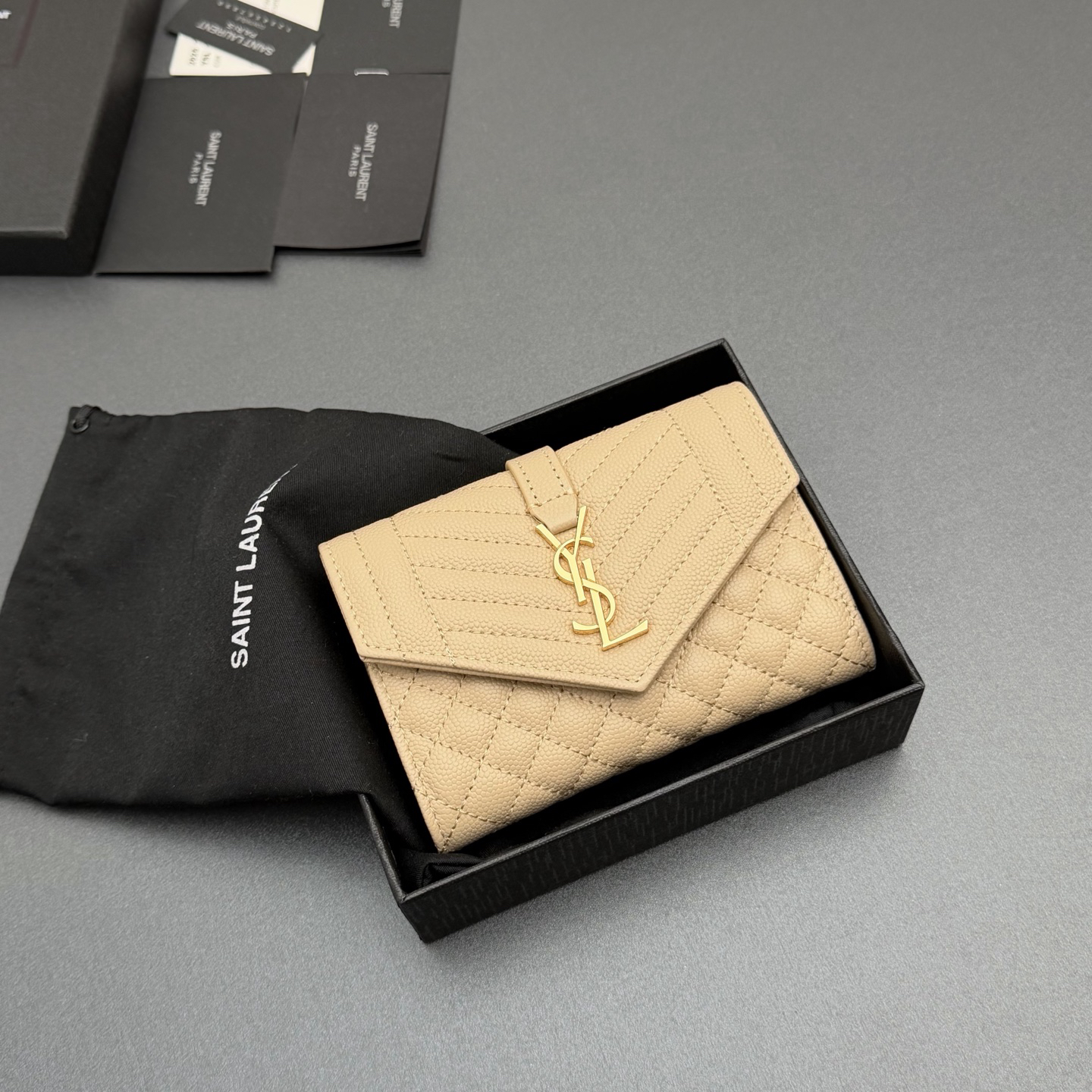 2026サンローラン「Saint Laurent MATELASSE プティ エンベロープ ウォレット
